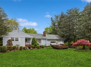 1 Dogwood Ln, West Nyack, NY 10994