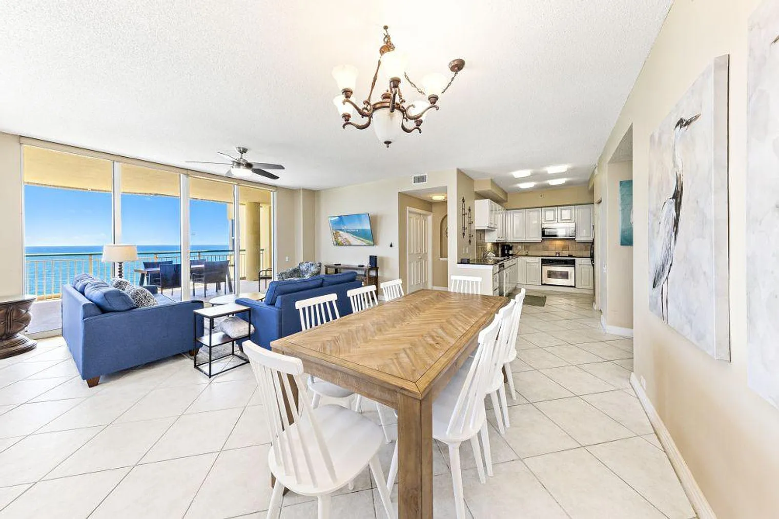 3 bed, 3.0 bath, 1679 sqft, $3,739 — Photo 4