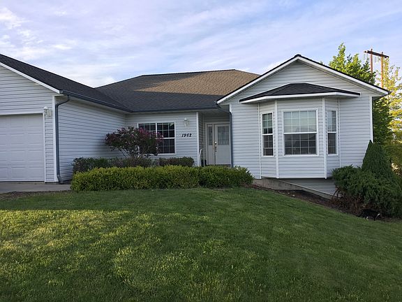 3rd image of 1962 Rolling Hills Dr