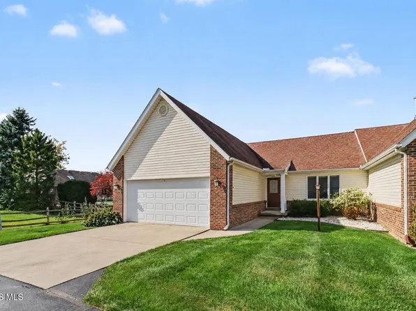 4264 Townhouse Dr, Oregon, OH 43616