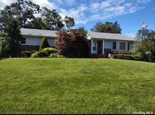 6 Neil Dr, Lake Grove, NY 11755