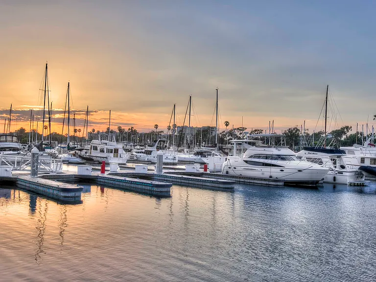 Wayfarer Apartments + Marina — Photo 34