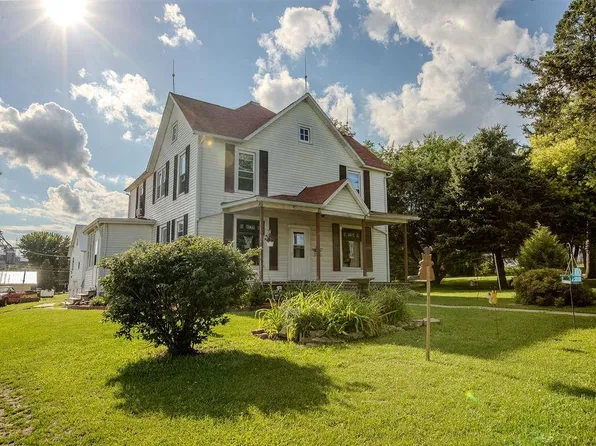 102 S Rock City Rd, German Valley, IL 61039