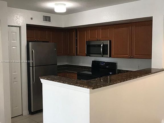 3rd image of 13820 NE 3rd Ct APT 301
