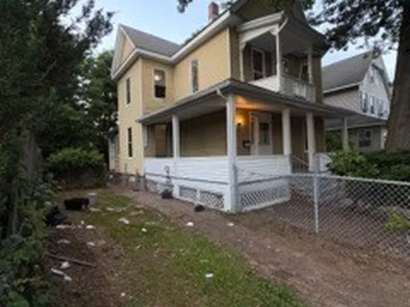 20 Hawthorne St, Springfield, MA 01105