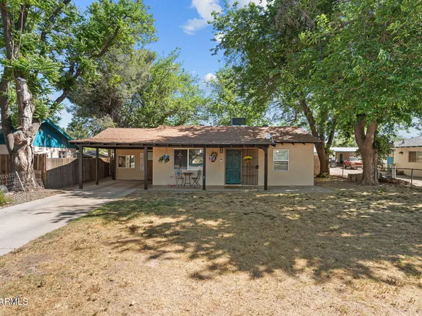 221 E CAVANESS Avenue, Wickenburg, AZ 85390