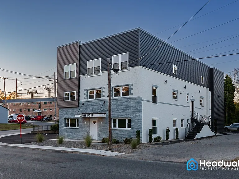 44 Yale Ave — Photo 47