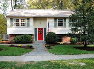 261 Lawyers Rd NW, Vienna, VA 22180