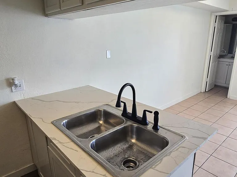 1447 N 53rd Dr — Photo 14