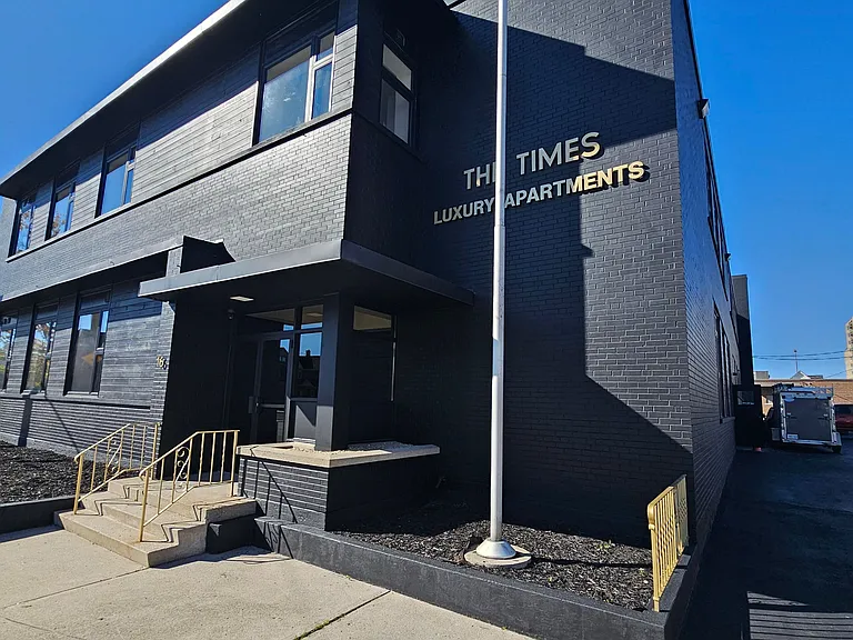 16 Hincks St #9 — Photo 1