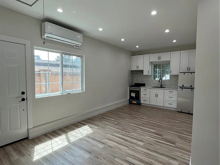 12416 Bradford Pl — Photo 3