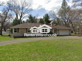 16525 Tonkaway Rd, Minnetonka, MN 55345