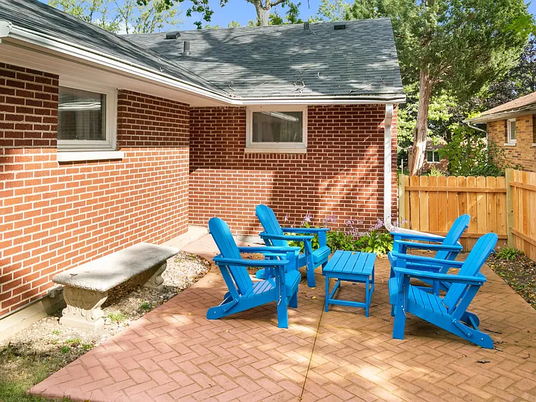 336 Leith Ave — Photo 39