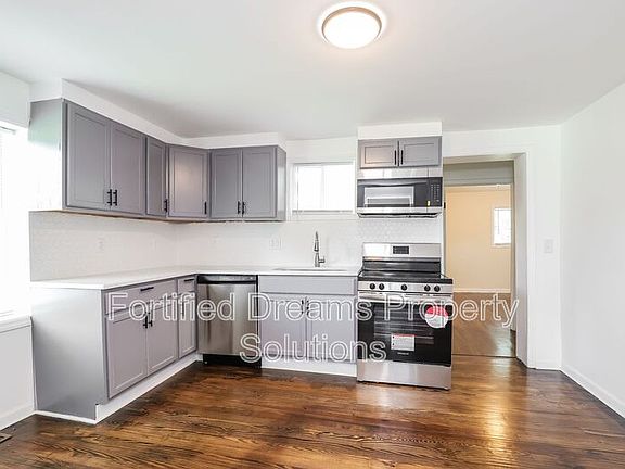 4th image of 630 Lincoln St