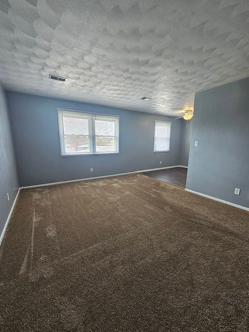 644 W 63rd Street — Photo 2