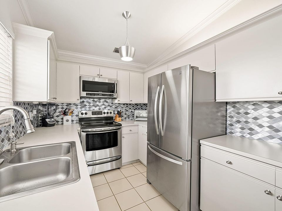 1st image of 3392 Lucerne Park Drive
