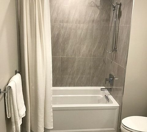 3rd image of 740 N Hudson Ave
