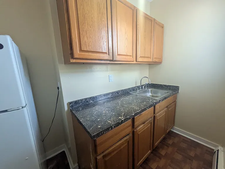 59 Derby Ave #O2R — Photo 1