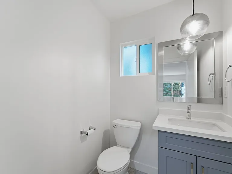 2122 S Highland Ave — Photo 20