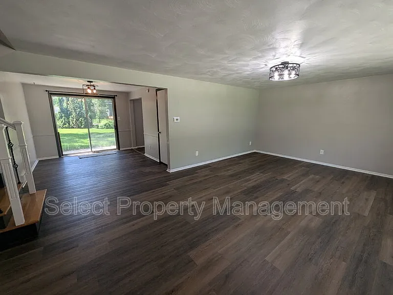 4920 Desoto Dr — Photo 4