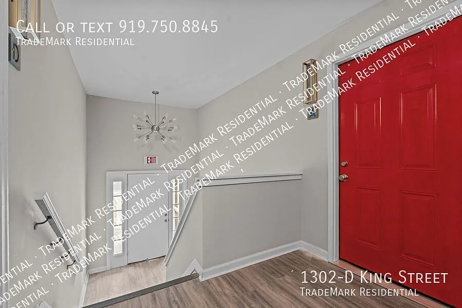 Experience Modern Living: Newly Renovated 1 Bed, 1 Bath Apartment Coming Soon! — Photo 2