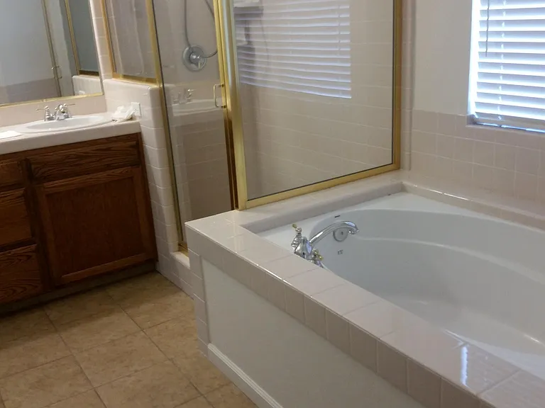 10611 N Tea Party Ln — Photo 4