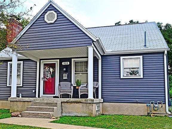 3rd image of 918 Morse Ave