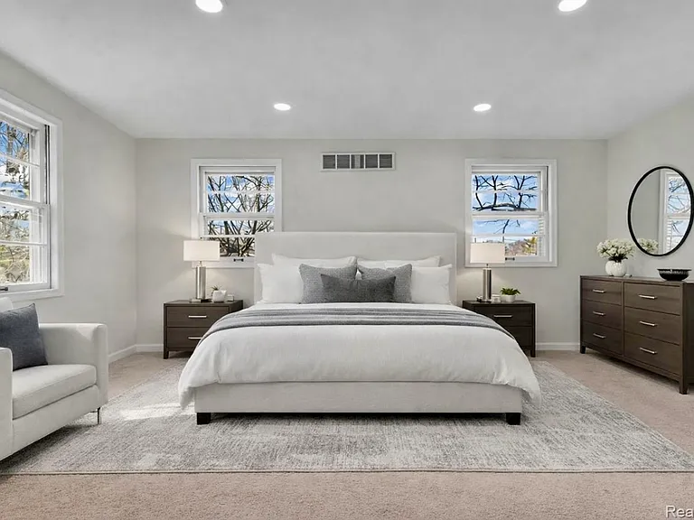16350 Mack Ave — Photo 19