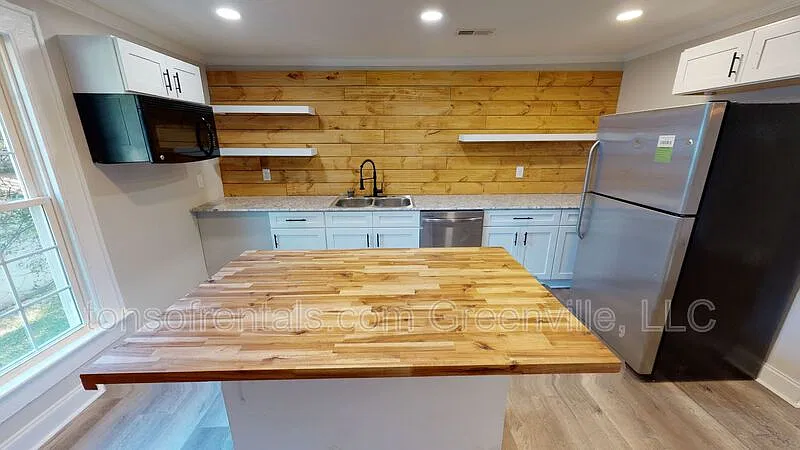 2 bed, 1.0 bath, $1,100 — Photo 4