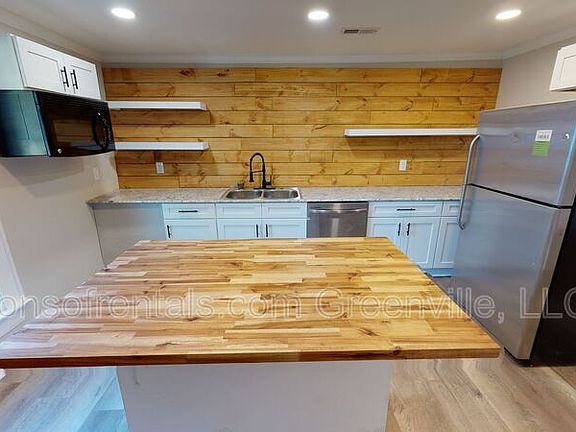 4th image of 740 N Vernon St #B