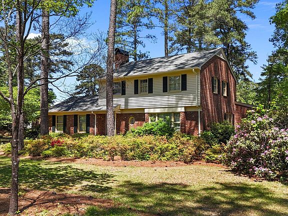 4th image of 532 Westchester Drive