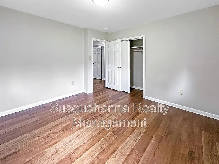 215 Division St — Photo 18