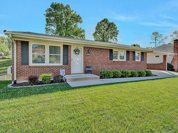 3rd image of 3026 Pebble Dr
