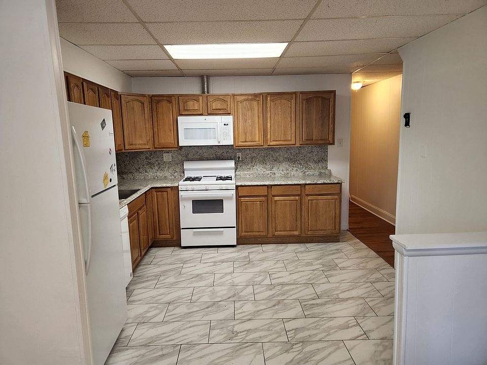 Kitchen, includes dishwasher machine
