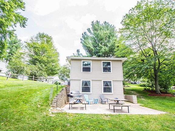 2nd image of 12461 Kindy Dr NE