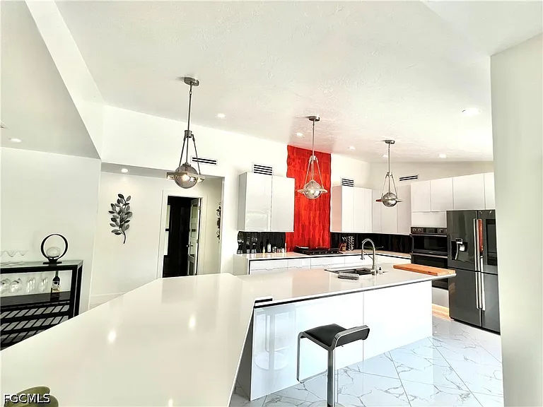 1919 Countess Ct — Photo 28