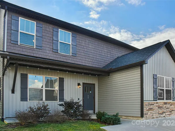 11 Mann Ln, Fletcher, NC 28732