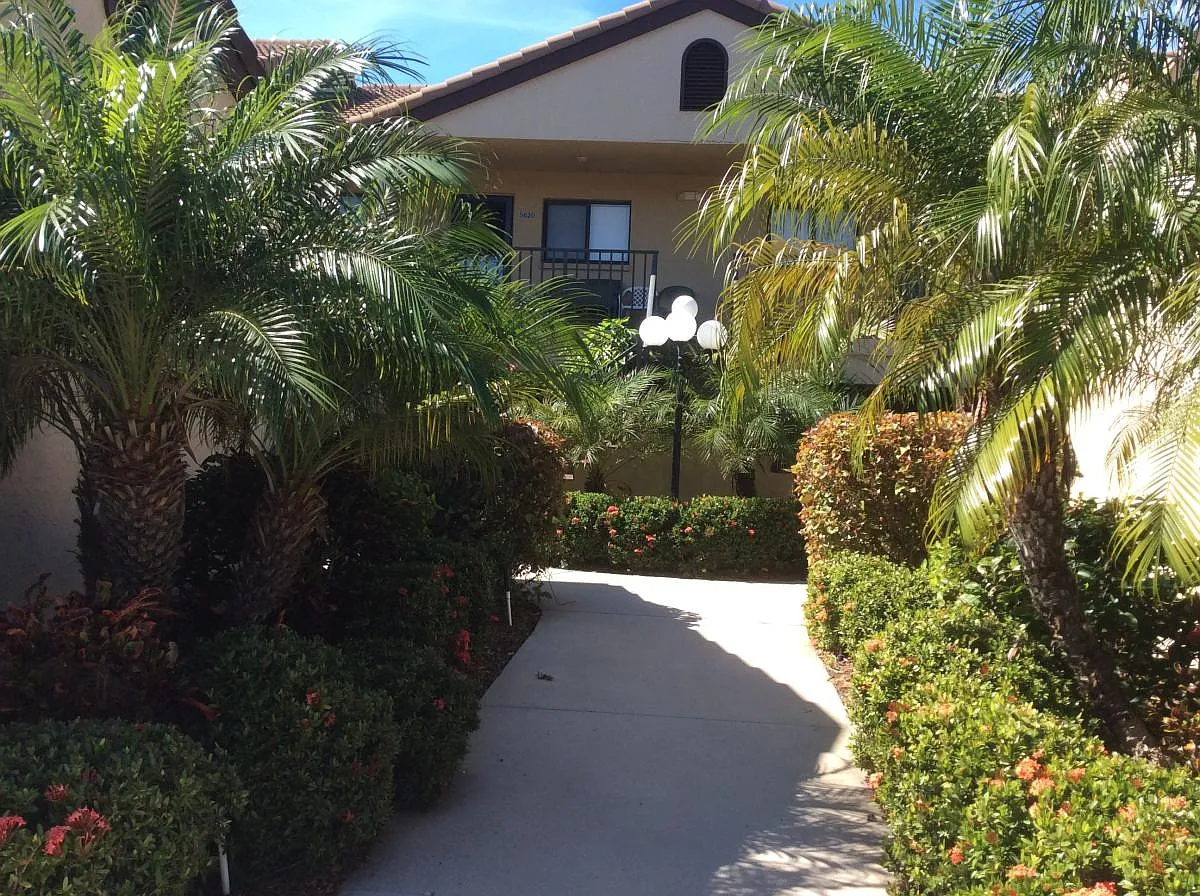 Building Photo - 5618 Ashton Lake Dr #1