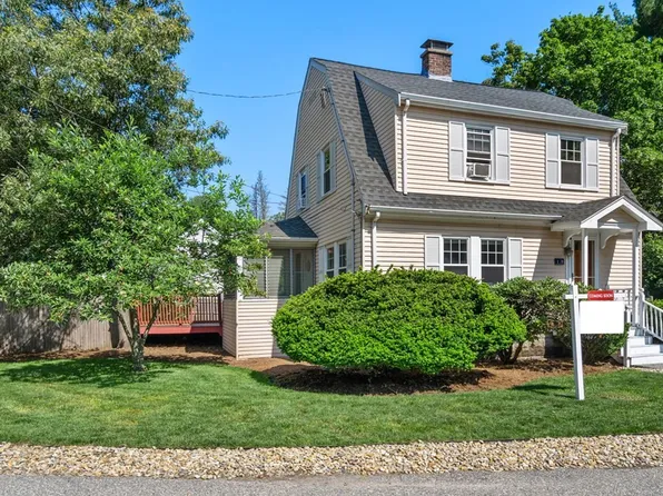 13 Central St, Wilmington, MA 01887