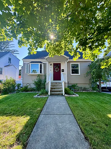 65 Brentwood St Photo 1