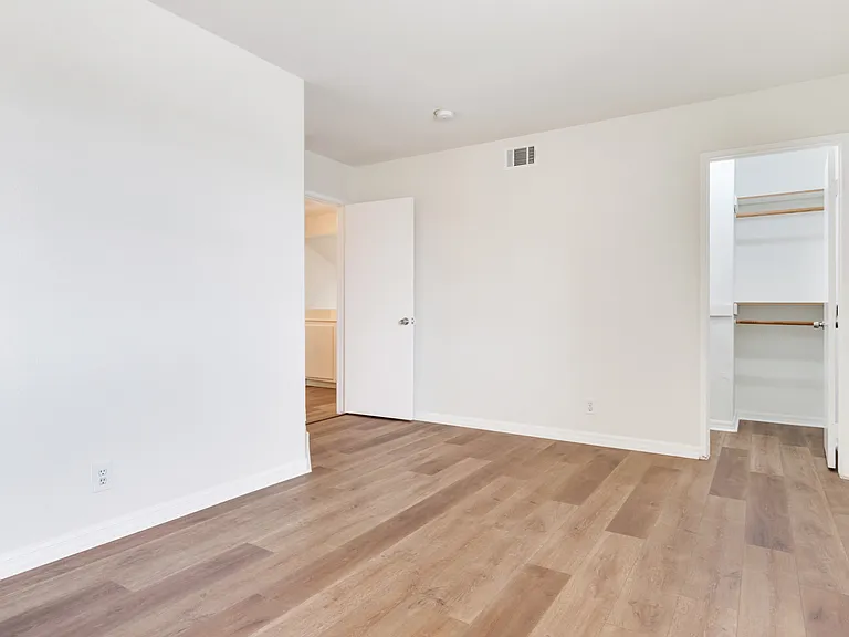 5585 Osborne Ct — Photo 13