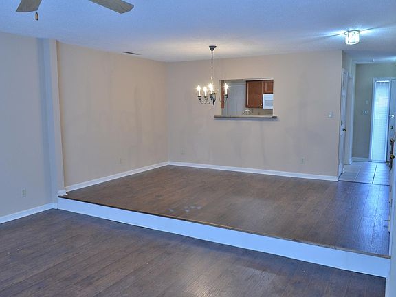3rd image of 10508 Raven Ct