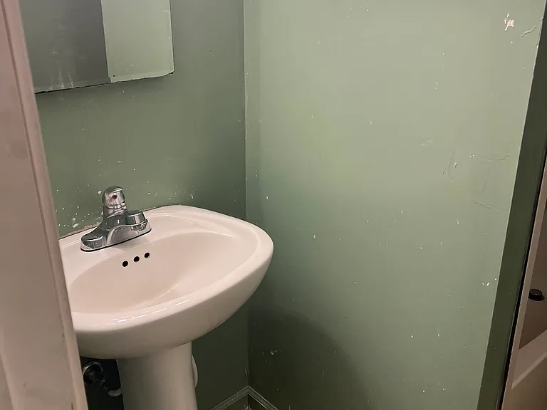 304 South St — Photo 2