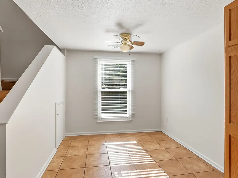 40 Whitechurch Ct — Photo 7