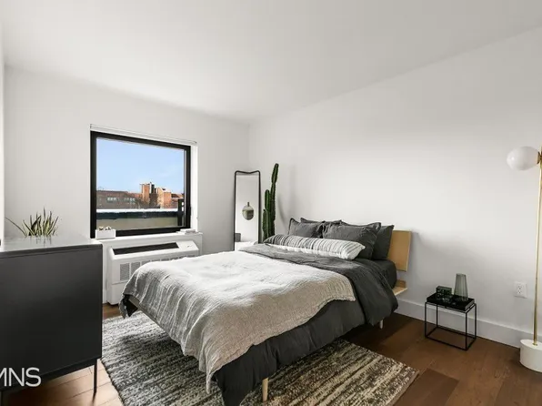 325 Lafayette Avenue image 4 of 10