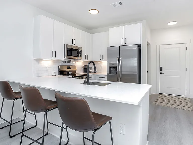Joy Park Luxury Apartments — Photo 17