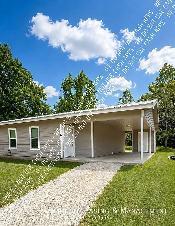 ** Move In Ready ** — Photo 1