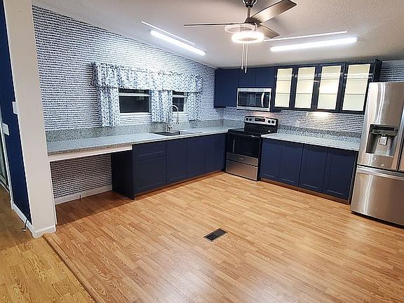 2nd image of 2129 Chapman Hwy #2121