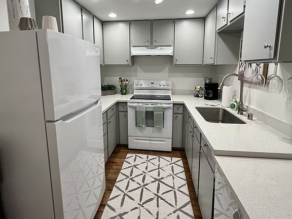 4th image of 11220 196th Ave NE #1
