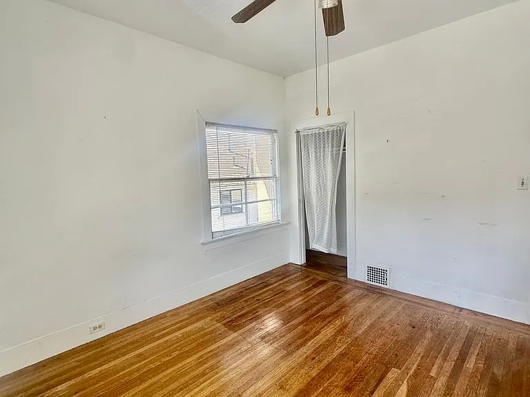 1512 Arch St — Photo 2